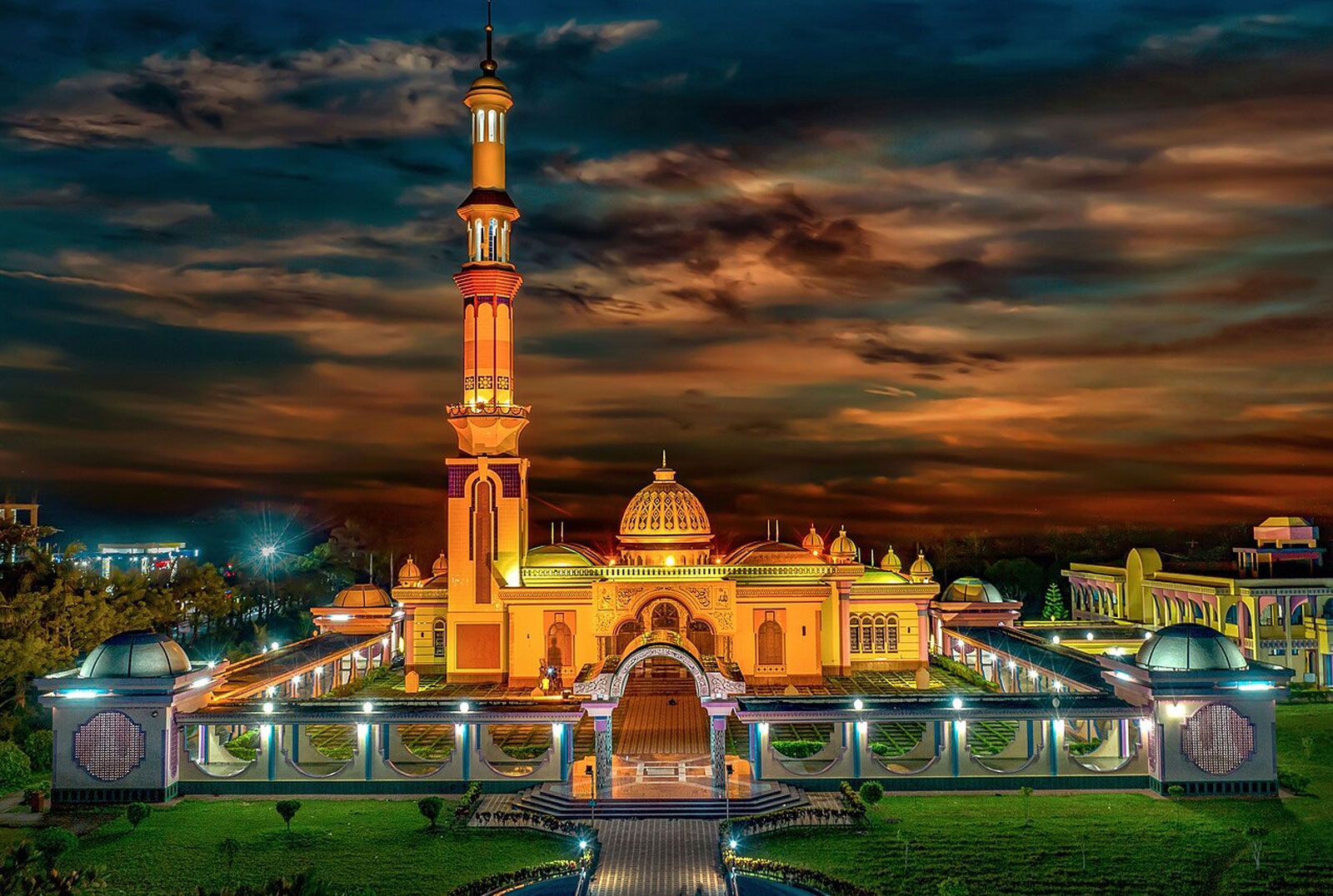 ২০ গম্বুজে দৃষ্টিনন্দন বরিশালের গুঠিয়া মসজিদ