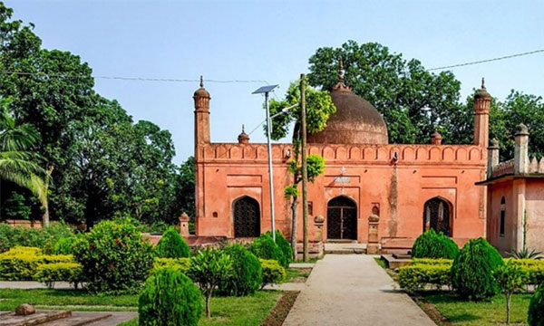 ঈদে পরিবার নিয়ে চাঁপাইনবাবগঞ্জে কোথায় যাবেন