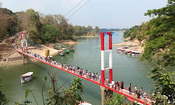 রাঙামাটিতে পর্যটকের ভিড় অব্যাহত