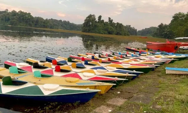 পর্যটক কমে ধুঁকছে মিরসরাই-সীতাকুণ্ডের পর্যটনকেন্দ্র