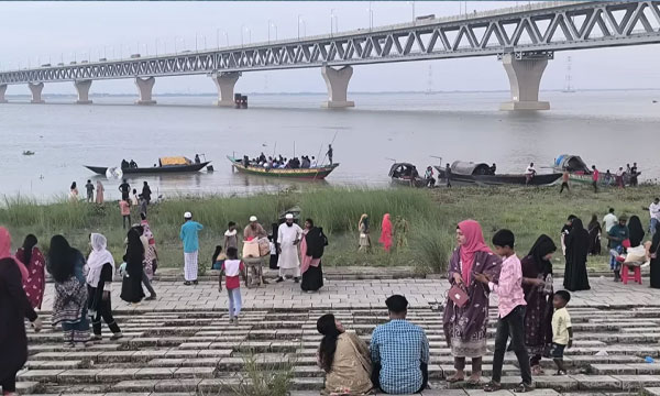 পদ্মা সেতু ঘিরে জাজিরায় পর্যটনের জোয়ার