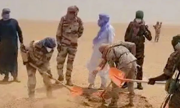 সাহারায় বিকল ট্রাকে আটকা পড়ে পিপাসায় ৪৯ জনের মৃত্যু, বেঁচে ফিরলেন মাত্র দুইজন