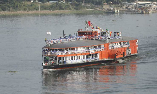 পর্যটক সংকটে ভাড়ায় চলছে পিএস মাহসুদ