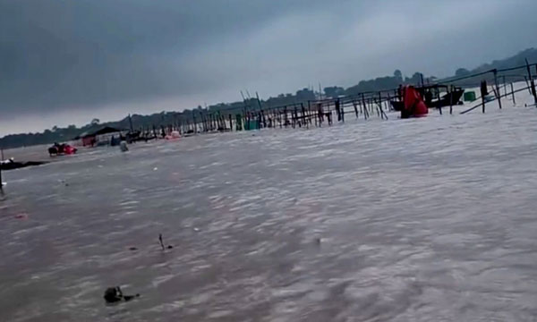 পাহাড়ি ঢলে তলিয়ে গেছে সিলেটের সাদাপাথর এলাকা, ভ্রমণ বন্ধ ঘোষণা