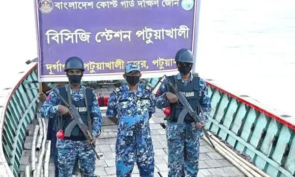 দিয়াবাড়ি থেকে চুরি হওয়া পর্যটন বোট মিলল পটুয়াখালীতে