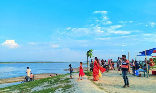 গাইবান্ধার ক্রস বাঁধে প্রতিদিন বাড়ছে ভ্রমণপিপাসুদের আনাগোনা
