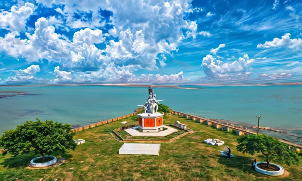পর্যটক বাড়ছে সিরাজগঞ্জে, বাড়ছে না পর্যটন সুবিধা