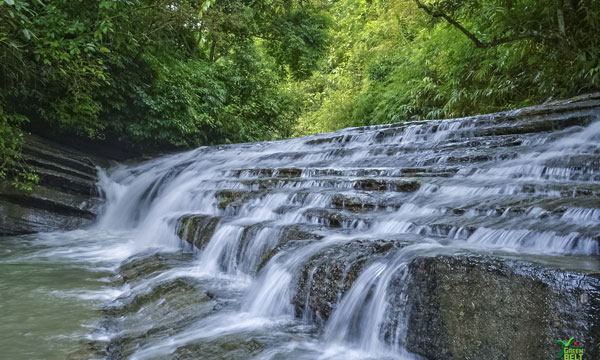 মীরসরাইয়ের ঝরনায় ফিরেছে প্রাণ, বাড়ছে দর্শনার্থীর ভিড়