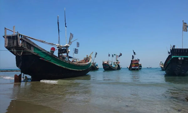 সেন্টমার্টিনে পর্যটন মন্দা, নৌযোগাযোগ ও চিকিৎসা সংকটে বিপর্যস্ত জনজীবন