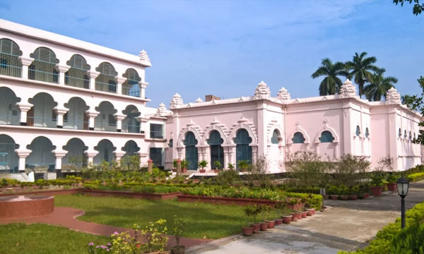 রাজশাহীর বরেন্দ্র গবেষণা জাদুঘর, যেখানে জীবন্ত হাজার বছরের ইতিহাস