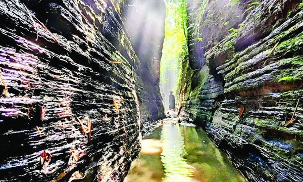 অন্ধকার, পাহাড় আর রোমাঞ্চের ঠিকানা আলী সুড়ঙ্গ