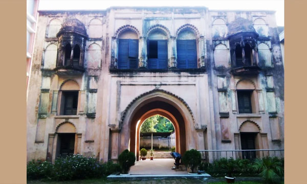 বুড়িগঙ্গার ওপারে যে প্রাসাদে বন্দি ছিলেন নবাবের পরিবার