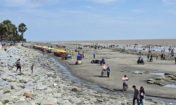 পূজার ছুটিতে জমজমাট কুয়াকাটা, আগাম বুকিং ৮০ শতাংশ