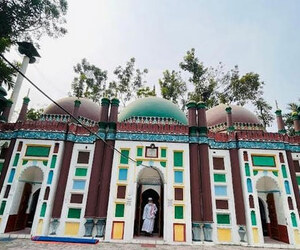 ইতিহাস ও নান্দনিকতায় অনন্য কুমিল্লার ভাউকসার তিন গম্বুজ মসজিদ