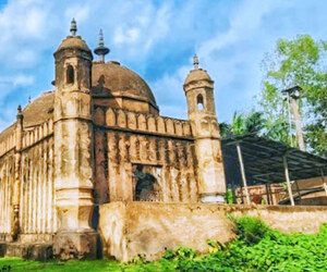 লালমনিরহাটের তিনশ বছরের নিদাড়িয়া মসজিদ