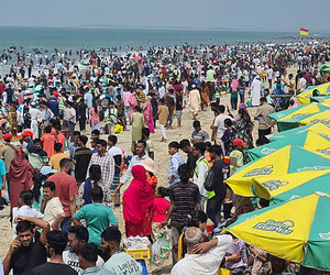 কক্সবাজারে ৮০০ কোটি টাকার পর্যটন বাণিজ্য