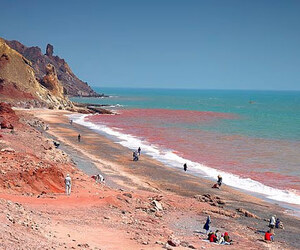 ইরানের হরমুজ আইল্যান্ড: বিশ্বের ‘সবচেয়ে সুন্দর’ দ্বীপ