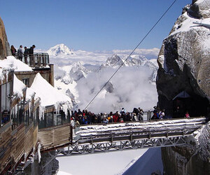 এআই যেভাবে বদলে দিচ্ছে ভ্রমণ পরিকল্পনা, অভিজ্ঞতাও