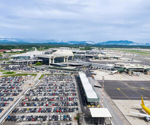 বিমানবন্দরে পার্কিং খরচ আকাশছোঁয়া, বাঁচবেন কীভাবে?