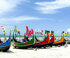 নববর্ষে রঙিন কক্সবাজারে পর্যটকদের ঢল