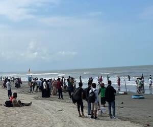 সপ্তাহান্তে কক্সবাজারে পর্যটকদের ভিড়