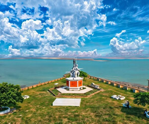 পর্যটক বাড়ছে সিরাজগঞ্জে, বাড়ছে না পর্যটন সুবিধা