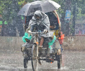 আজও বৃষ্টি ও ঝড়ের শঙ্কা, যেসব অঞ্চলে ভ্রমণে সতর্কতা