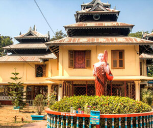 সমুদ্রের পাশাপাশি মহেশখালীতে দেখুন প্রাচীন বৌদ্ধ মন্দির