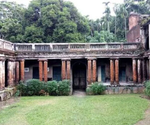১৭০ স্তম্ভের ঐতিহাসিক বাড়ি, রয়েছে বিজ্ঞানীর জন্মস্মৃতি