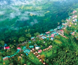 সড়ক অবরোধে বিপাকে সাজেকের পর্যটননির্ভর মানুষ